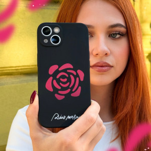 🌹 𝐍𝐞𝐤𝐚 𝐛𝐮𝐝𝐞 Đ𝐮𝐥𝐚... dizajn koji donosi da&scaron;ak romantike i stih koji se ne zaboravlja, inspirisan istoimenom pjesmom 𝐃𝐢𝐧𝐞 𝐌𝐞𝐫𝐥𝐢𝐧𝐚 sa albuma '𝐌𝐢'.

Za sve koji vole da i maskica na telefonu nosi svoju priču!✨🫶🏻

Izrađena od silikona, savr&scaron;eno prijanja uz va&scaron; telefon i, pored estetskog dojma, pruža maksimalnu sigurnost.📱

Možete je pronaći u na&scaron;em shop-u u samom srcu Ba&scaron;čar&scaron;ije u Sarajevu ili naručiti putem web shop-a ➡️ www.magaza.com.ba 🛍️ Dostavu vr&scaron;imo diljem svijeta! 🌍

#dinomerlin #dinomerlinofficial #svijetmagaze #mi #nekabudeđula