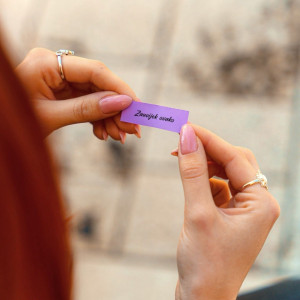 Stih dana → 𝐙𝐚𝐮𝐯𝐢𝐣𝐞𝐤 𝐨𝐯𝐚𝐤𝐨 💜

•••
Iz zdjelice pred Magazom, u srcu Sarajeva — stihovi 𝐃𝐢𝐧𝐞 𝐌𝐞𝐫𝐥𝐢𝐧𝐚 koji se pamte i pjevaju decenijama. 𝐍𝐞𝐤’ 𝐳𝐚𝐮𝐯𝐢𝐣𝐞𝐤 𝐛𝐮𝐝𝐞 𝐨𝐯𝐚𝐤𝐨...✨

#dinomerlin #dinomerlinofficial #dinomerlinstihovi #svijetmagaze #magaza #sarajevo #bascarsija #sarajevobosnia #bosna #bosnaihercegovina #novialbum #mi #stihdana #zauvijekovako