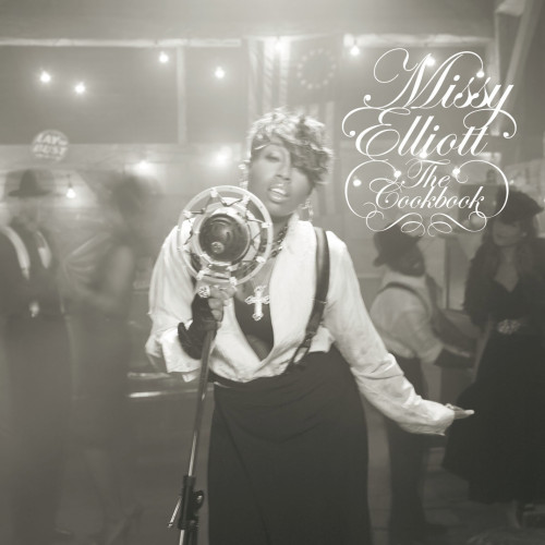 Album The Cookbook – Missy Elliott (2005), omot s portretom reperice na crno – bijeloj pozadini.