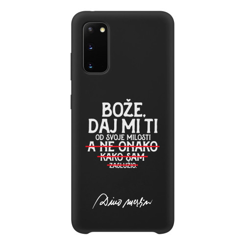 Crna i prozirna maska za telefon iz Dino Merlin kolekcije s dizajnom stiha "Bože, daj mi Ti od svoje milosti" sa originalnim potpisom "Dino Merlin" na bijeloj pozadini.