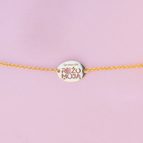Srebrena narukvica s gold ili rose gold pozlatom s stihom ''I ja imam tebe, ružo moja'' na rozoj pozadini.