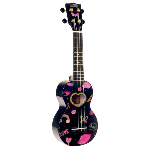 Crni ukulele "Mahalo Art Heart" sa pink aplikacijama srca na bijeloj pozadini. 